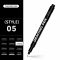 Penna tecnica nera con punta fine per disegno tecnico, schizzi e design. Misura 05. - 06#0,5 mm