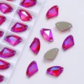 Bijlvormige AB-kleur opnaaibare glazen strass-steentjes, magenta, dubbele gaten, DIY. - 9x14 mm, 48 stuks/verpakking / Groot Rood AB