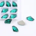 Green axe-shaped sew-on crystal rhinestones for dress garments, brilliant faceted glass accessories. - Malachite Green