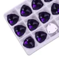 Lila dicke Dreieck zum Aufnähen Strasssteine Glas Kristall Flachrückseite Knöpfe DIY. - 12mm 28 Stück/Packung / 03 Violett