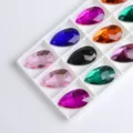 Cristales de vidrio en forma de gota con dos agujeros para costura y accesorios de moda DIY. - 11x18mm 28 Piezas/Paquete / Multicolor