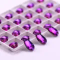 Piedras de estrás de vidrio violeta en forma de gota con dos agujeros para joyería DIY. - 17x28mm 12 Piezas/Paquete / 48 Terciopelo Morado