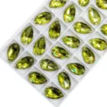 Strass de vidrio en forma de gota verde con dos agujeros para accesorios de joyería DIY variante - 11x18mm 28 Piezas/Paquete / 77 Verde Oliva