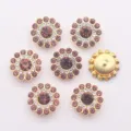 Botones de estrás girasol 14mm con base dorada cristales morados para coser prendas - 50 Piezas/Paquete / Púrpura profundo