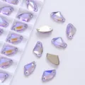 K9 bijlvormige AB kleur opnaaibare glasstrassteinen met twee gaten voor DIY kleding en tassen. - Kristalpaars AB