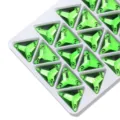 Strass triangolari verdi di alta qualità da cucire cristalli retro piatto per decorazione - Verde Erba