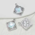 Vierkante strass legering bedel hanger voor DIY handgemaakte sieraden accessoires variant. - 10 Stuks/Verpakking / Witte Albumine