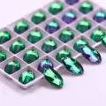 Groene paarse kristal opsnaai navette strass glas platte rug voor DIY trouwjurk kleding. - 52 Groene vlam / 9*18 mm 28 st./pak