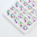 Primo piano di strass da cucire a doppio foro in vetro di cristallo per accessori fai da te. - 9x13mm 40 Pezzi/Pacchetto / Colorato AB
