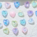 Schimmernde herzförmige Kristall-Strasssteine für Nagelkunst, Handyhülle und DIY-Basteln. - 10 mm, 45 Stk./Packung / 08 Gemischte Mokka-Opale