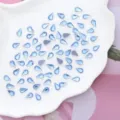 Druppelvormige kristalglas strass-steentjes met platte achterkant voor prachtige nail art. - 100 Stuks/Pak / Lichtblauw