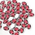 Strass ovali rossi da cucire in cristallo di vetro con artigli argentati per vestiti - 10 x 14 mm 50 pz/confezione / 13 Rosso vivo scuro
