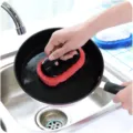 Cepillo de esponja de limpieza con mango para ollas y sartenes, herramienta eficaz de descontaminación. - Rojo