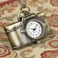 Vintage camera gevormde zakhorloge met ketting retro bronzen kwarts ketting hanger. - Camera
