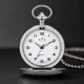 Zilverkleurige quartz zakhorloge met ketting en verlichte wijzerplaat stijlvol. - Zilveren model met lichtgevende wijzers