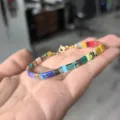 Bracelet fait main en perles Tila colorées avec un design de style rétro bohème - Style Coloré (Tila 13)