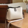 Elegante borsa a secchiello in vera pelle da donna, chic borsa a tracolla con comoda tracolla. - Bianco avorio