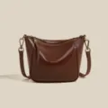 Borsa a tracolla in vera pelle da donna, semplice borsa casual con chiusura a cerniera. - Caffè