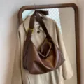 Borsa a spalla hobo in morbida pelle da donna, borsa shopper marrone minimalista grande capacità. - Caffè