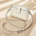 Borsa a tracolla minimalista in pelle da donna, elegante borsa a spalla per uso quotidiano. - Bianco