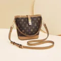 Borsa a secchiello retro con monogramma donna grande capacita tracolla elegante e chic - Caffè