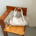 Beige Schulterhandtasche mit Kordelzug, stilvolle und vielseitige Damentasche für Alltag. - Gebrochenes Weiß