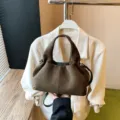 Stylish suede handbag for women, retro commuter shoulder bag with premium texture and retro design. - Green