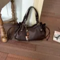 Vintage Brauner Umhängetasche Große Kapazität Shopper Tasche Casual PU Leder Handtasche - Kaffeebraun Mit Anhänger / Kaffeebraun