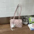 Bolso de bolos rosa con lunares, correas dobles y bonito colgante de corazón para el trabajo diario - Rosa con colgante