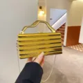 Chic borsetta da sera metallica con catena, elegante borsa a mano dorata per donna. - Stile 2 / Oro
