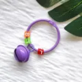 Metall Ring Schlüsselanhänger DIY lila Glocke mit bunten Buchstaben Perlen für die Taschen - Kartenring Glocken Anhänger / Lila