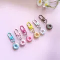 Leuke zes-kleuren donut sleutelhanger hanger, schattige simulatie voedsel tas accessoire. - Donuts in gemengde kleuren & gemengde kleuren karabijnsluiting
