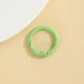 Groene zinklegering veer ronde ring gesp voor DIY sieraden, sleutelhanger en accessoires. - Groen