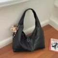Chique zwarte geweven PU leren schoudertas, minimalistische hobo tote voor dagelijks gebruik. - Zonder Hanger / Zwart