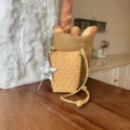 Geflochtene Handytasche Umhaengetasche mit Knotengurt und Sternanhänger minimalistisch Alltag - Gelb (Mit Anhänger)
