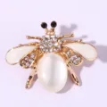 Rhinestone bee brooch cute insect pearl lapel pin for women suit jacket clothing accessories - White