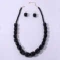 Schwarze geometrische Acryl Perlenkette und Ohrringe Set, stilvoller Modeschmuck. - Schwarz