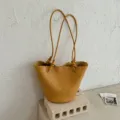 Καλοκαιρινή vintage πλεκτή τσάντα bucket για γυναίκες, casual τσάντα ώμου με κομψό σχεδιασμό. - Κίτρινο