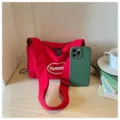 Rote Segeltuch Umhängetasche Freizeittasche Crossbody Tasche für Damen Alltag und Reisen - Anhänger enthalten / Rot