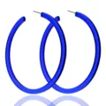 Levendige blauwe acryl C-vormige creolen, opvallende statement sieraden voor feest en zomer. - Saffierblauw