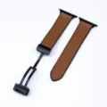 Cinturino in pelle marrone per Apple Watch con fibbia pieghevole magnetica nera. - Marrone