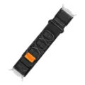 Cinturino di ricambio in nylon nero con linguetta arancione e connettori in metallo per sport. - Modello corto / Nero con terminale argento
