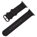 Vista di dettaglio del cinturino per orologio in nylon nero con tessuto resistente e fibbia. - 42/44/45/46/49MM / Nero