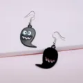 Gedetailleerd shot van schattige Halloween zwarte geest oorbellen met grappige ogen, mode sieraden. - Oorbellen Zonder Ketting