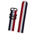 Primo piano dettagliato del cinturino per orologio in nylon resistente con righe rosso bianco blu. - 18mm / Rosso bianco blu