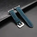 Donkerblauwe lederen vervangend horlogebandje compatibel met smartwatch, zacht materiaal. - Blauwe riem met zilveren gesp