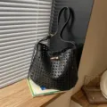 Borsa a spalla nera intrecciata minimalista, design elegante per primavera estate. - Nero