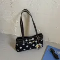 Sac a epaule noir a pois, sac sous bras chic pour femme en toile avec fermoir. - Avec Pendentif / Noir