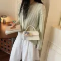 Damen PU Leder Umhängetasche Süße Schleife Bär Anhänger Handtasche Weiß Stil - Gebrochenes Weiß