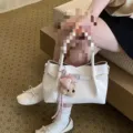 Elegante bolso de mano blanco para mujer con dije de oso bonito bolso de hombro moderno - Blanco Con Colgante